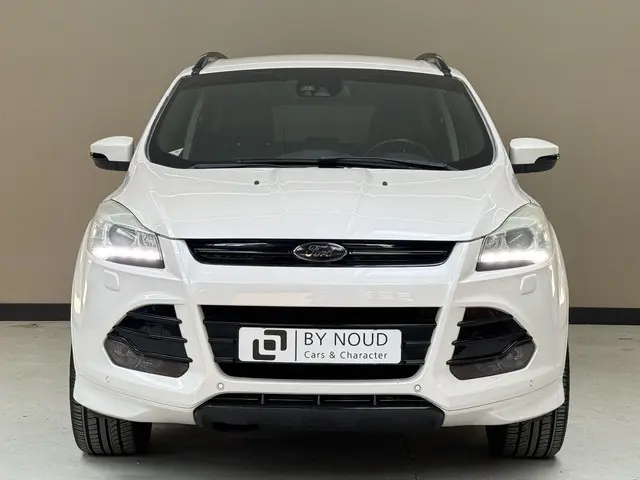 Ford Kuga 1.6 Titanium Plus 4WD, 183Pk, 2015, 2015 Benzine 13