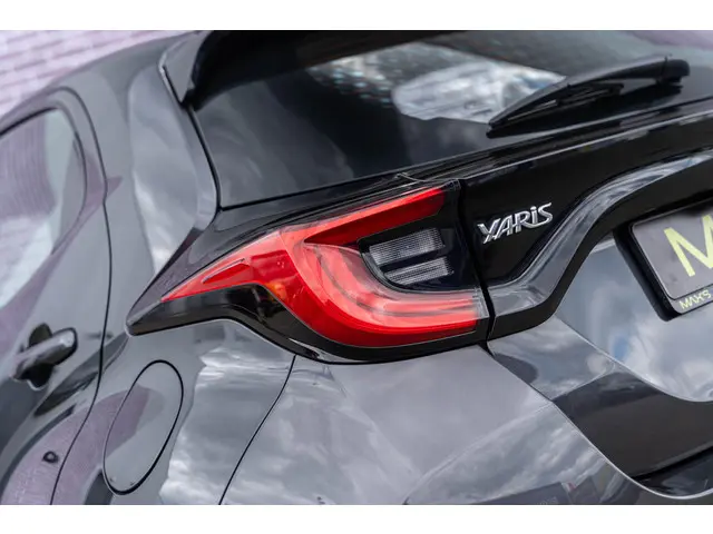 Toyota Yaris 1.5 Hybrid Dynamic 2021 Hybride Benzine 11