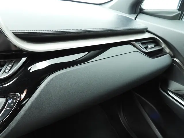 Toyota C-HR 1.8 Hybrid Dynamic 2019 Hybride Benzine 26