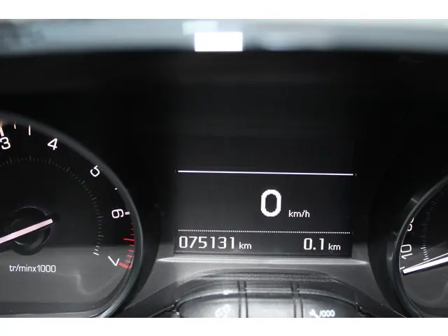 Peugeot 2008 1.2 PureTech Style 2015 Benzine 17