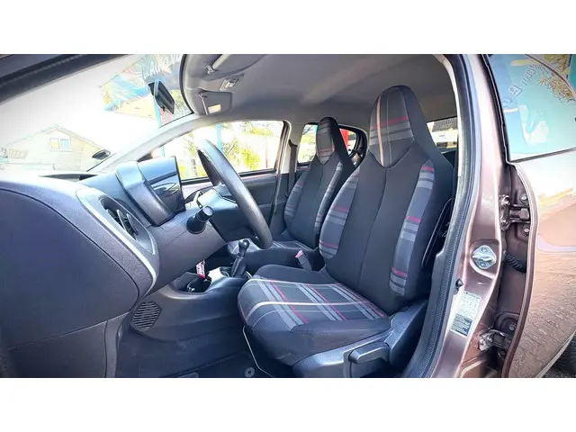 Peugeot 108 1.0 e-VTi Active 2015 Benzine 14