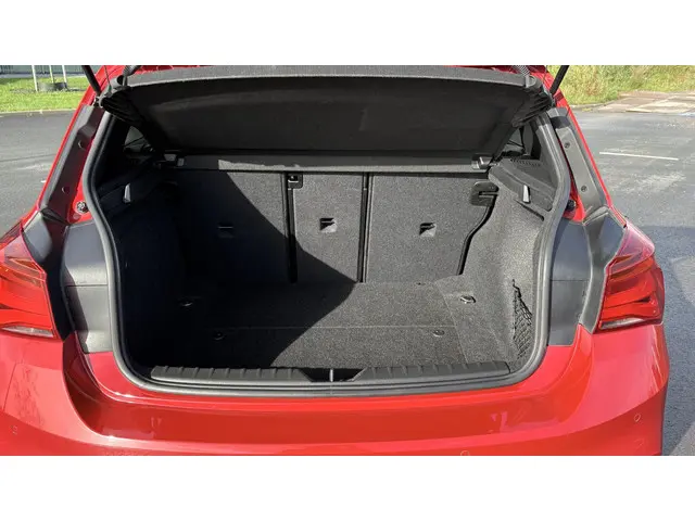 BMW 1 Serie 118i Executive 2018 Benzine 12