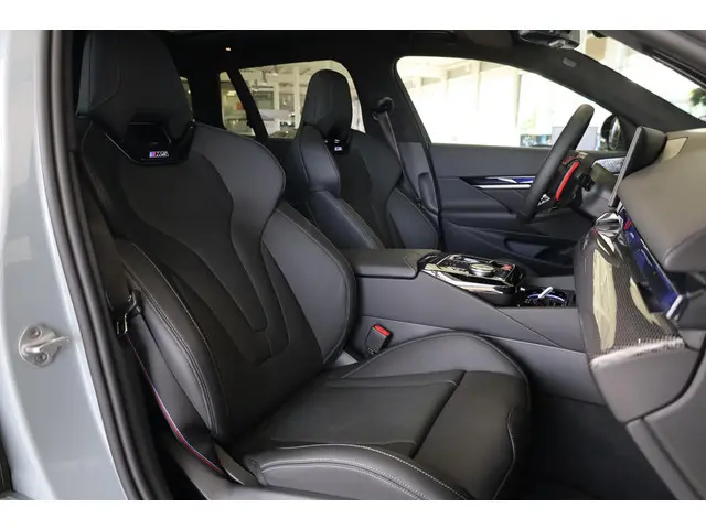 BMW M5 Touring 2025 Hybride Benzine 8