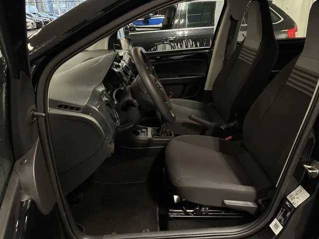 Volkswagen up! 1.0 65pk 2023 Benzine 5