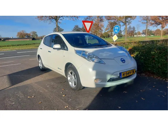Nissan Leaf Acenta 24 kWh 2015 Elektrisch 4
