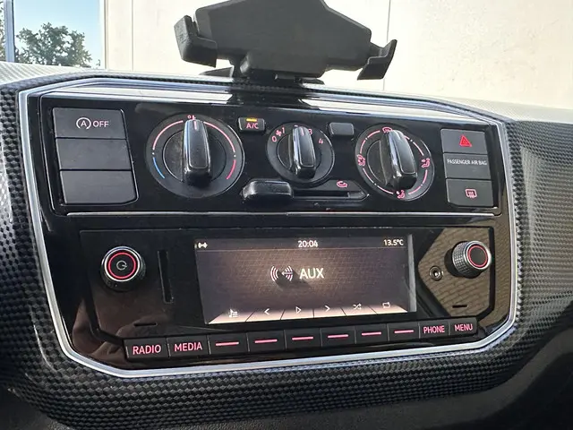 Volkswagen up! 1.0 BMT move up! 2019 Benzine 11