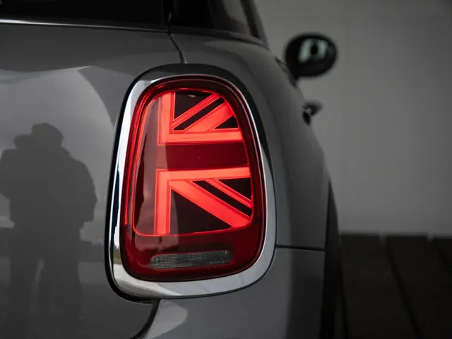 MINI 5-Deurs One 2022 Benzine 22