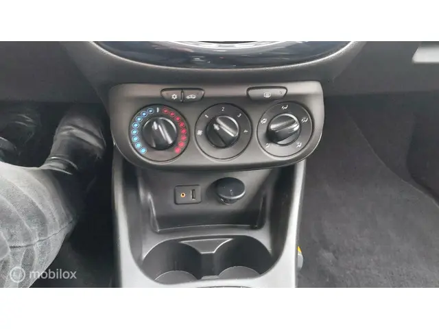 Opel Corsa 1.4 Color Edition 2015 Benzine 19