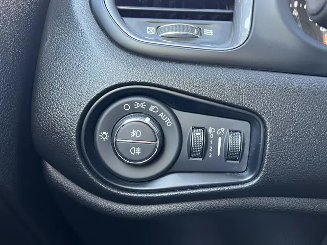 Jeep Renegade 1.5T e-Hybrid Limited 2022 Benzine 18