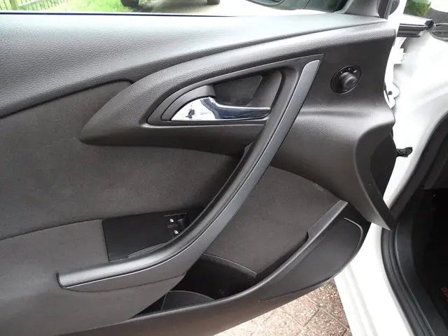Opel Astra 1.4 Turbo Blitz 2015 Benzine 18