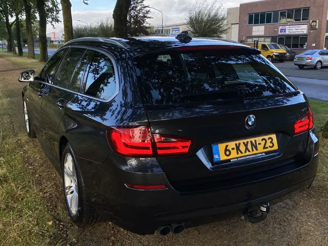 BMW 5 Serie Touring 520i 2013 Benzine 8