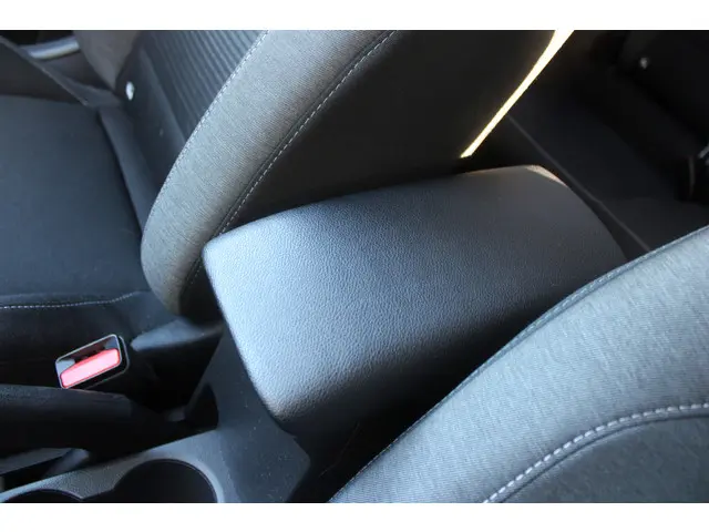 Renault Captur 1.0 TCe 100//Navi//Trekhaak!! 2020 Benzine 16