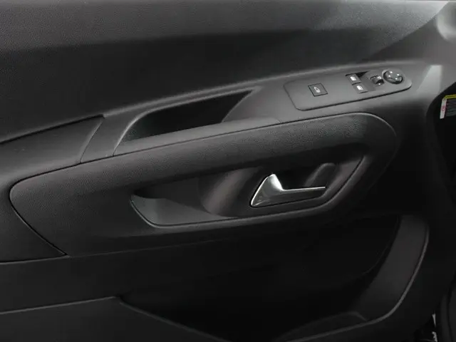 Opel Combo 1.5 BlueHDi 130 pk L2 Automaat 2024 Diesel 13