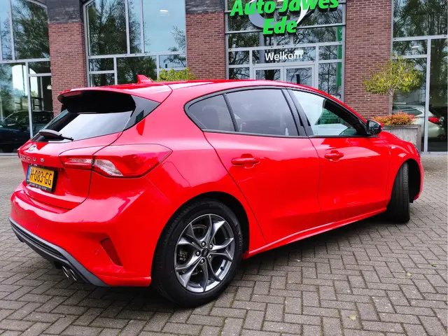 Ford Focus 1.0 EcoBoost ST Line Business 2020 Benzine 6