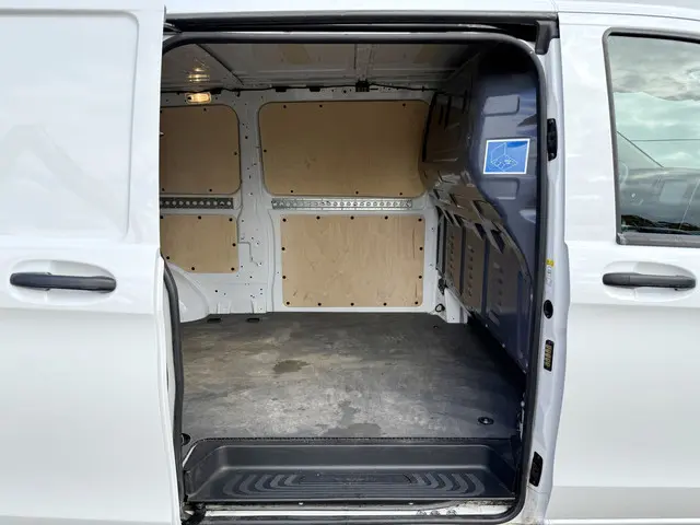 Mercedes-Benz Vito 114 2.1 CDI 2021 Diesel 10