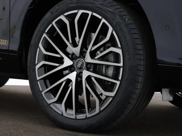 Audi Q3 1.5 200kW e-hybrid Pro line 272 PK 2026 Benzine 26