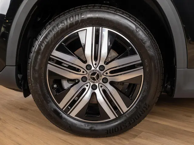 Mercedes-Benz EQA 250 Luxury Line 2024 Elektrisch 9