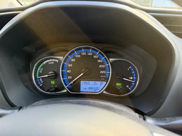 Toyota Yaris 1.5 Hybrid Lease 2015 Hybride Benzine 14