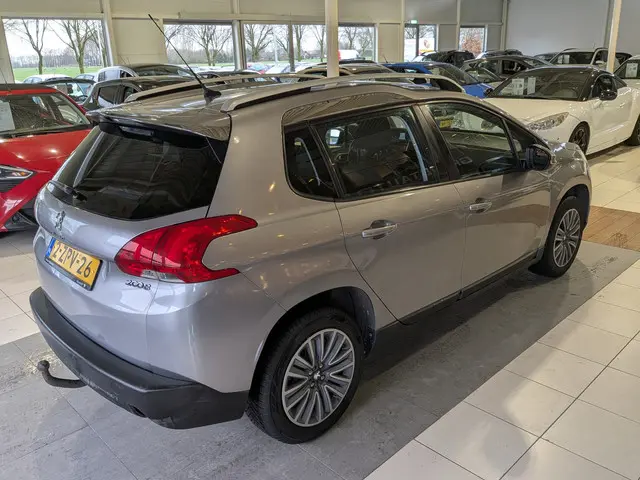 Peugeot 2008 1.2 PureTech Active 2015 Benzine 4