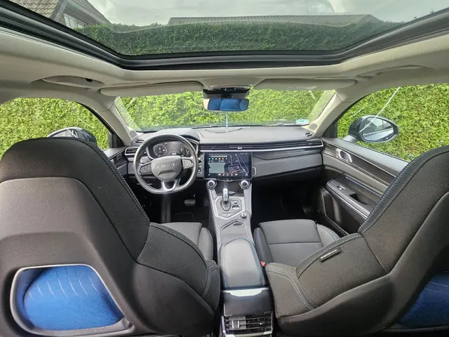 Lynk & Co 01 /1.5 Hybrid/ 262 PK/2022 2022 Hybride Benzine 14