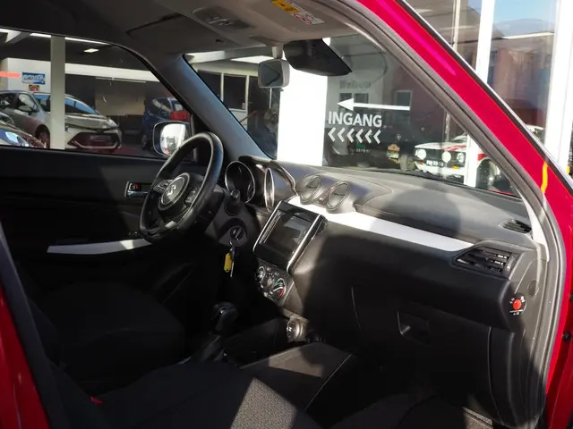 Suzuki Swift 1.2 Style Smart Hybrid 2025 Benzine 22