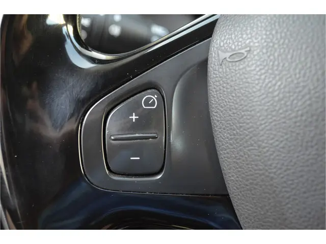 Renault Clio 1.2 Expression 2016 Benzine 9