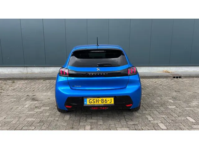 Peugeot e-208 3
