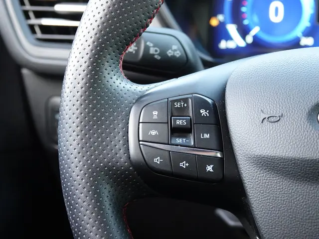 Ford Kuga 2.5 PHEV ST-Line X 2023 Hybride Benzine 26