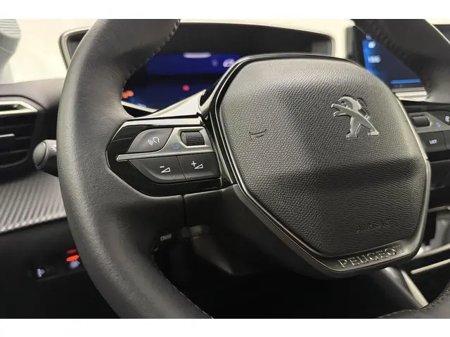 Peugeot 208 1.2 PureTech Allure Pack 2023 Benzine 19