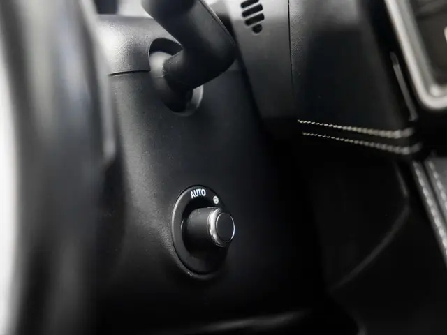 Jaguar F-PACE 2.0 Portfolio R-Sport AWD 20d 2017 Diesel 25