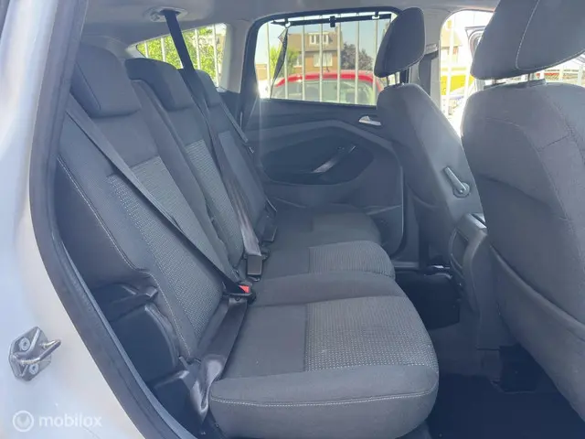 Ford C-MAX Edition Plus. Hogeinstap. 2014 Benzine 10