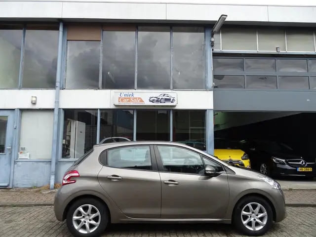 Peugeot 208 1.2 VTi Allure 2012 Benzine 5
