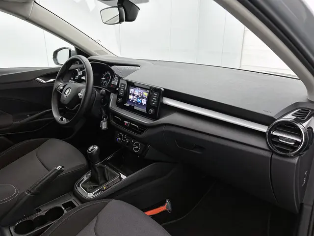 Škoda Fabia 1.0 TSI 95pk Ambition 2023 Benzine 19