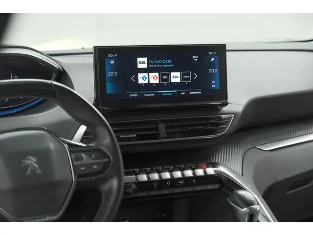 Peugeot 3008 PureTech 130 Allure 2021 Benzine 48