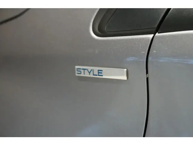 Peugeot 2008 1.2 PureTech Allure 2018 Benzine 23