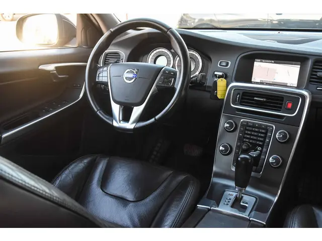 Volvo S60 2.0 T5 Momentum 2013 Benzine 26