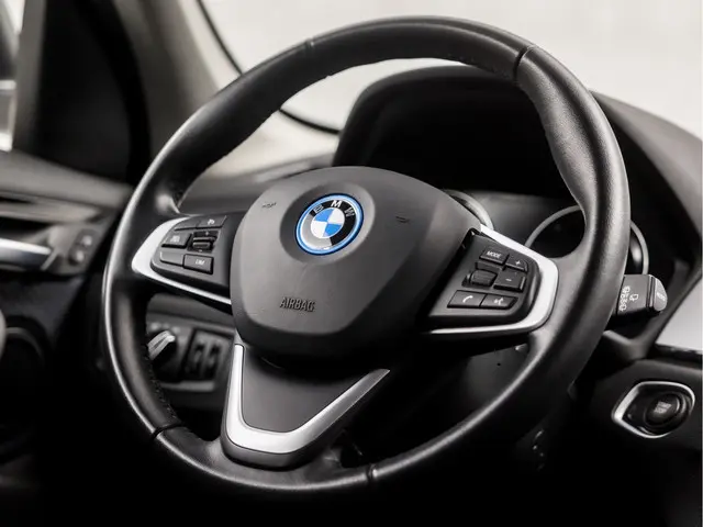 BMW X1 xDrive25e Sportline 2022 Hybride Benzine 17