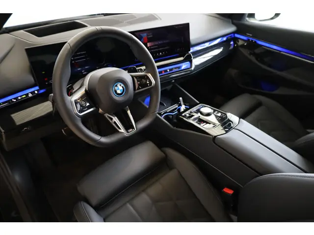 BMW 5 Serie Touring 530e 2026 Hybride Benzine 7