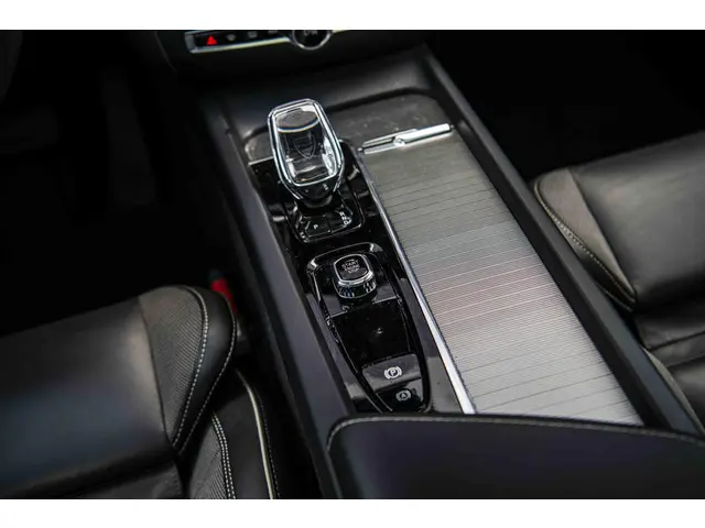 Volvo V60 2.0 B4 Plus Dark 2023 Benzine 13
