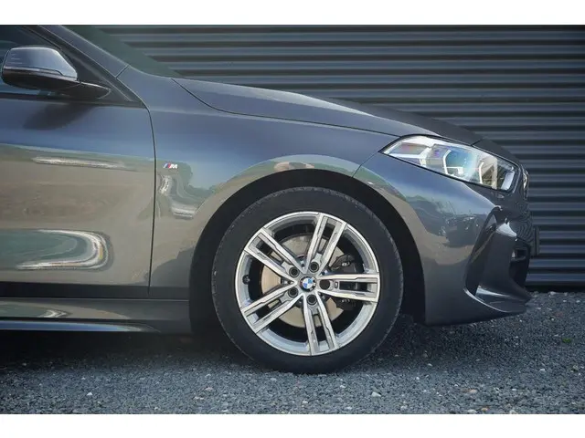 BMW 1 Serie 118i High Executive 2021 Benzine 11