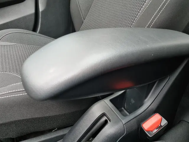 Peugeot 208 1.2 PureTech Tech Edition 2018 Benzine 16