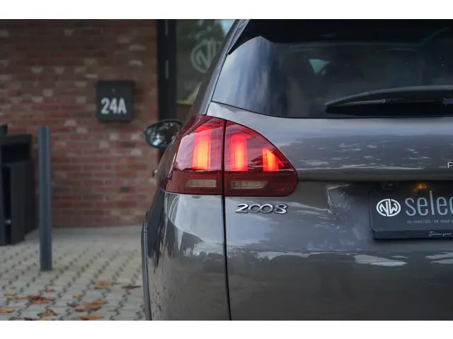 Peugeot 2008 1.2 PureTech Allure 2016 Benzine 21