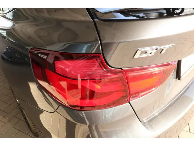 BMW 3 Serie Gran Turismo 320i 2020 Benzine 17