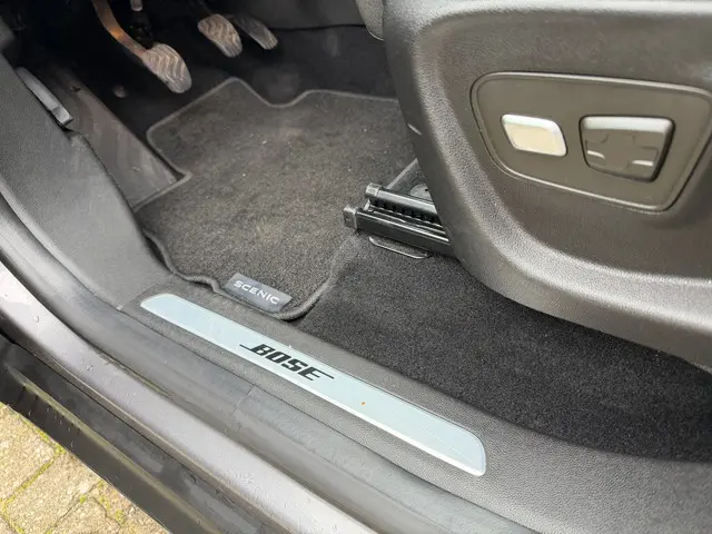 Renault Scénic 1.2 TCe Bose 2017 Benzine 14