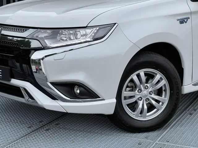 Mitsubishi Outlander 2.4 PHEV Pure 2020 Hybride Benzine 25