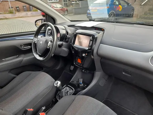 Peugeot 108 1.0 e-VTi Première Top 2015 Benzine 12