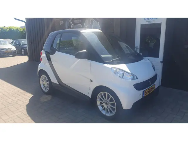 Smart Fortwo coupé 1.0 mhd Edition Pure 2013 Benzine 9