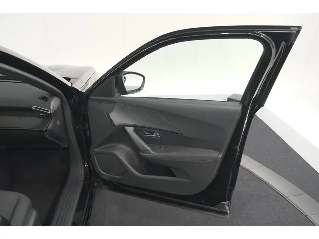 Peugeot 2008 1.2 Hybrid 136 Style 2025 Hybride Benzine 54