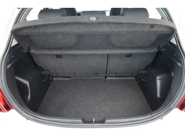 Toyota Yaris 1.3 VVT-i Now 2016 Benzine 16