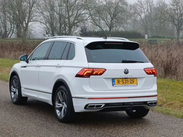 Volkswagen Tiguan 1.5 TSI R-Line Business+ 2023 Benzine 9